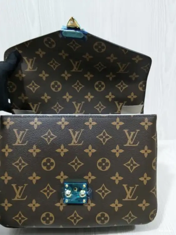 Cheap VUITTON METIS LOUIS POCHETTE 0505